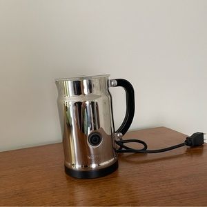 Nespresso Aeroccino Milk Frother Stainless Steel w/ Base model 3192 WORKS!